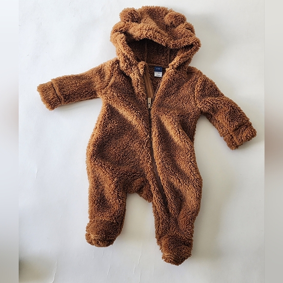 Like New Old Navy Baby Bunting Furry Sherpa Bear Outift Size 0-3 Months - Picture 1 of 6